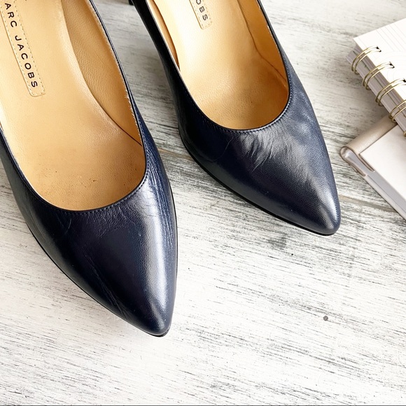 Marc by Marc Jacobs navy point leather heels size 37 - Picture 4 of 8